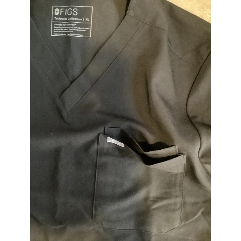 Figs Leon Scrub Top XL Black Three Pocket Short‎ Sleeve Pullover V-Neck Adult - Picture 5 of 6